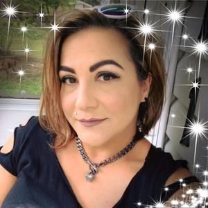 Meet your Posher, Holly